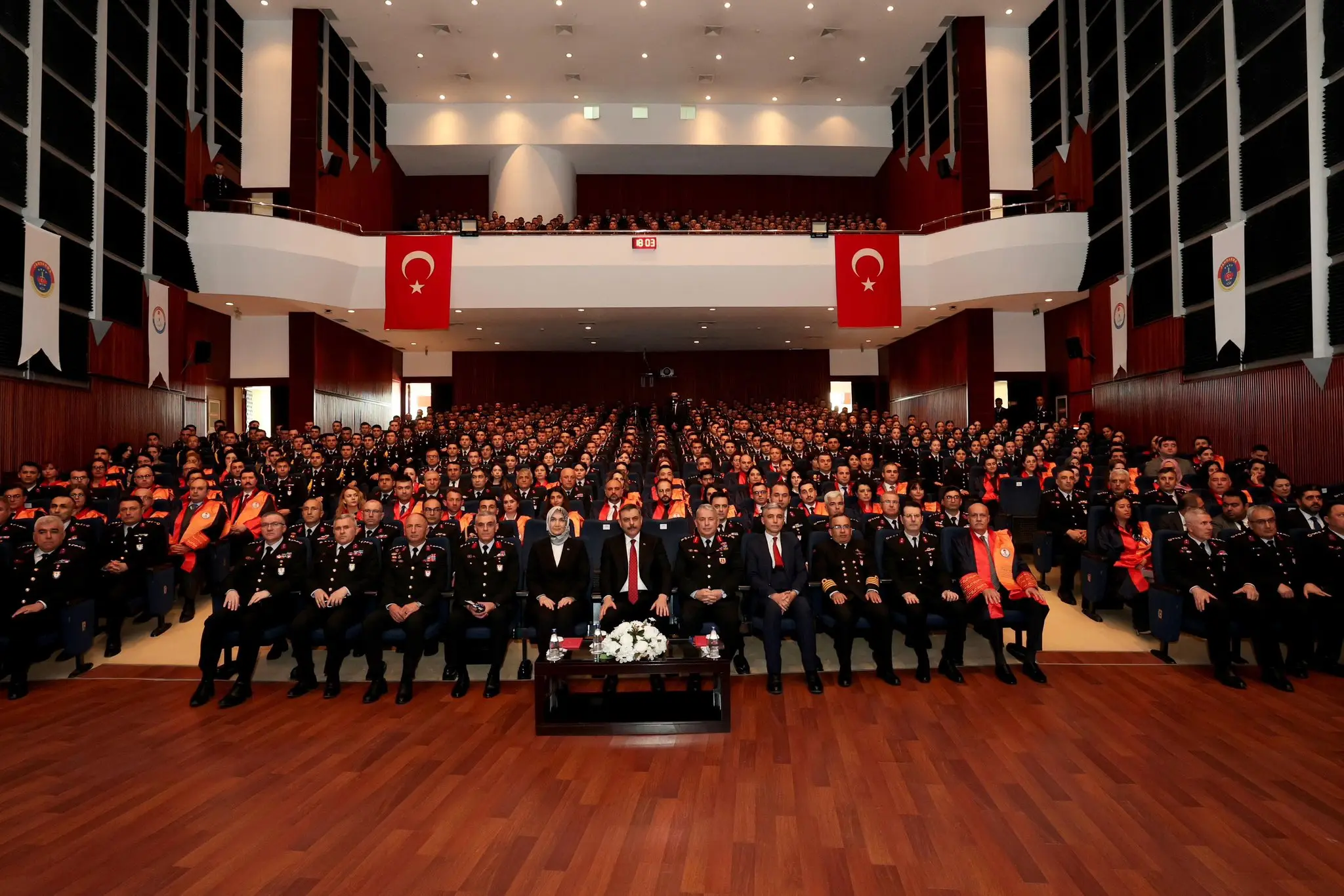 İçişleri Bakanı, Akademide Gençlere Hitap Etti