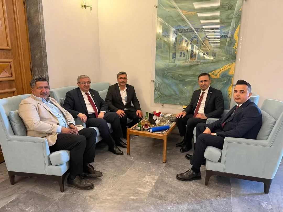 Ak Parti Milletvekili Hasan Arslan, Hocalar Belediye Başkanı Ali Arslan ve İl Genel Meclis Üyesi İsmail Özkuleli'yi TBMM'de Misafir Etti