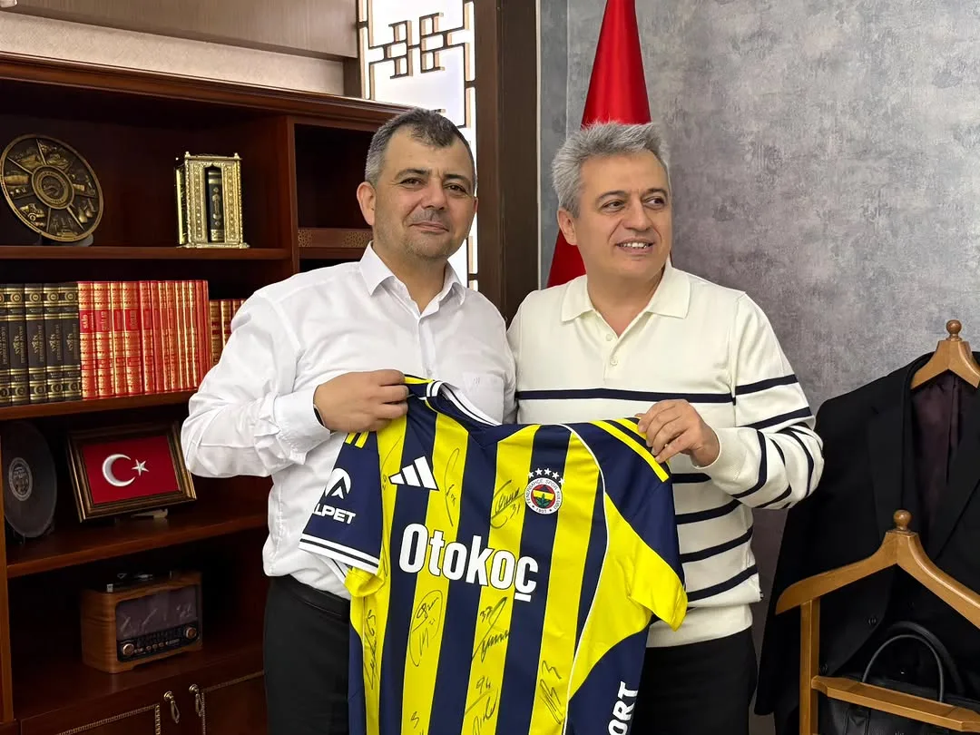 İstanbul'da Fenerbahçe Gönüllüleri Derneği Başkanı Suat Açıkbaş'a Ziyaret Teşekkürü
