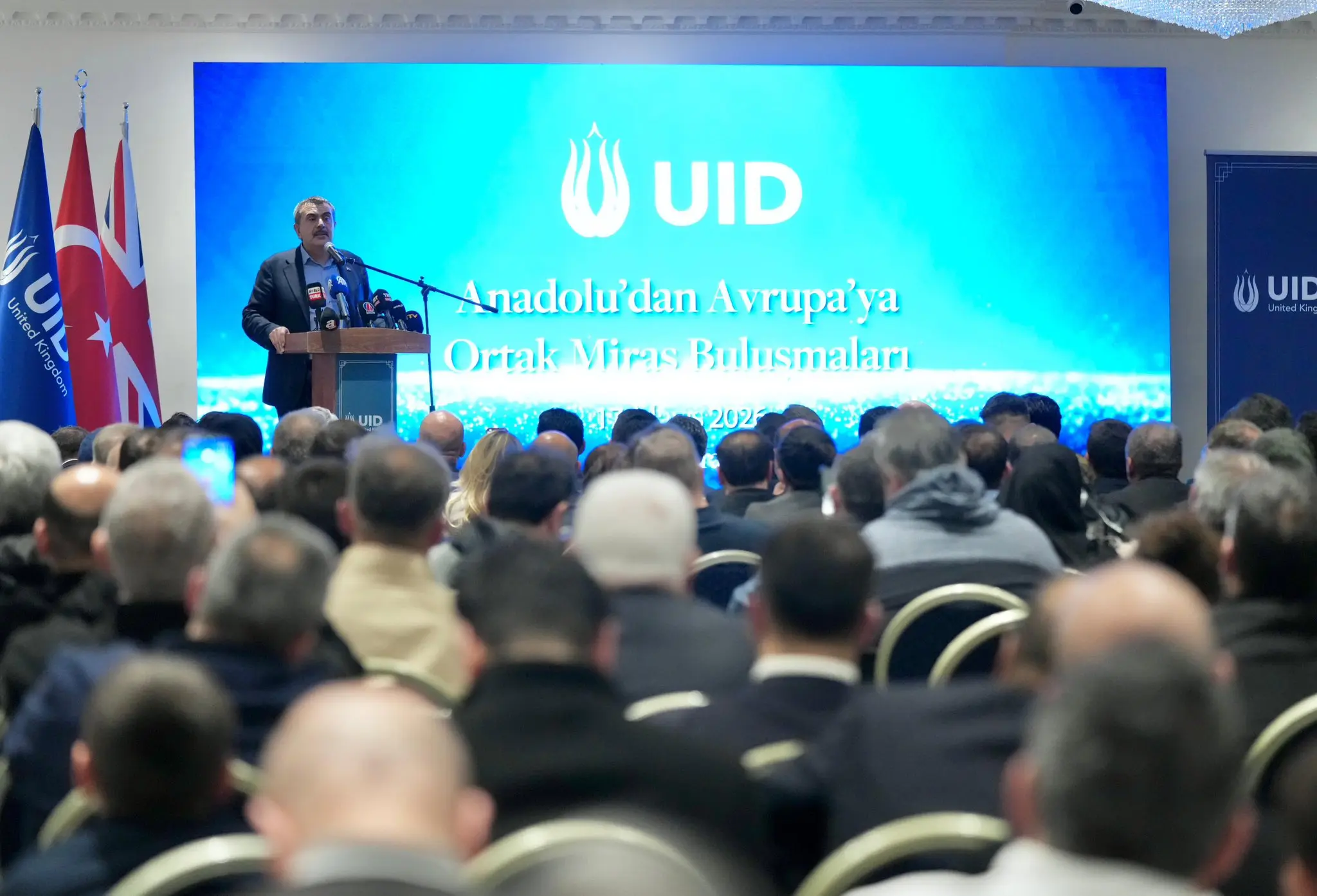 Milli Eğitim Bakanı Londra'da Programa Katıldı