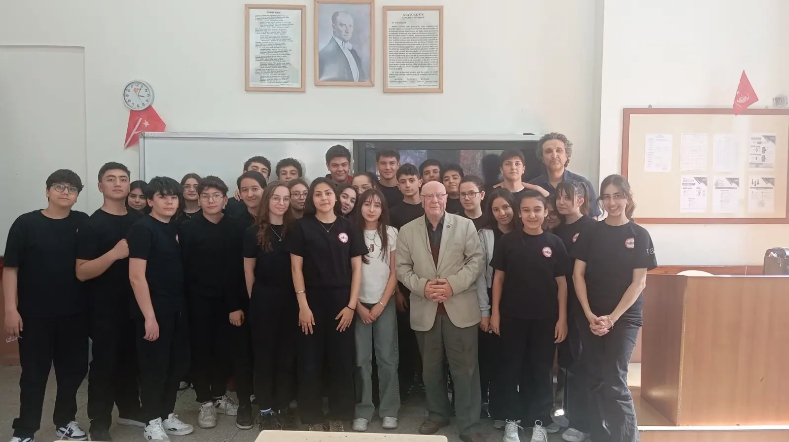 Tarihi Afyon Lisesi’nde Sanat Ve Edebiyat Buluşması