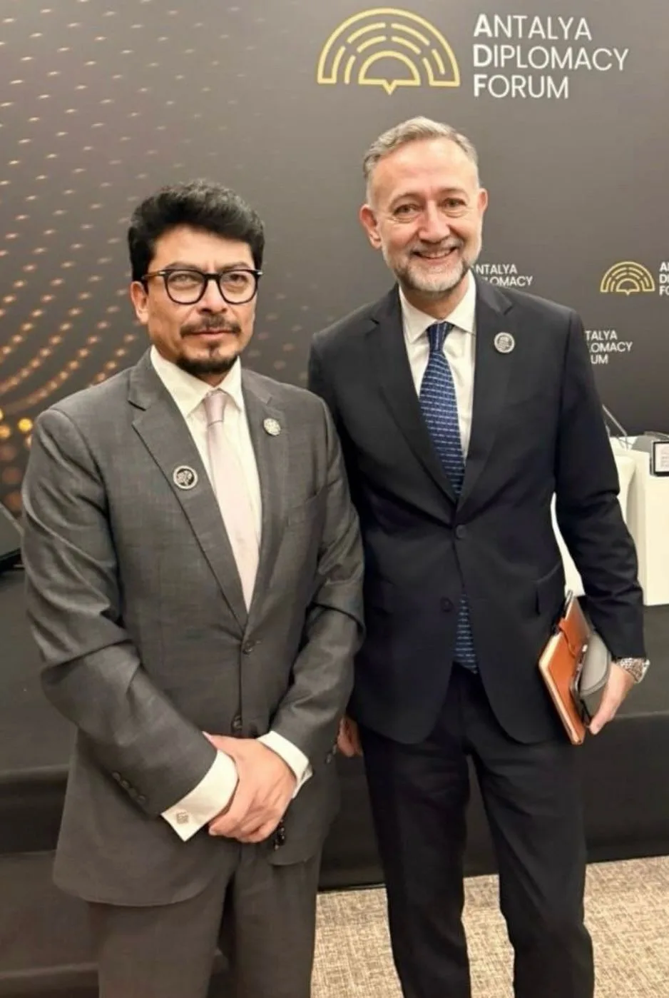 Levent Gümrükçü, ADF2026'da Dışişleri Bakanlarıyla Görüştü