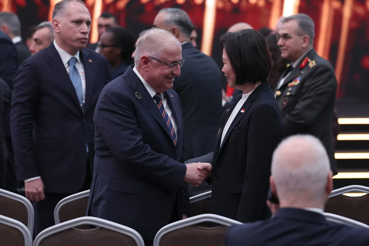 Yaşar Güler, Antalya Diplomasi Forumu'nda görüşmeler yaptı