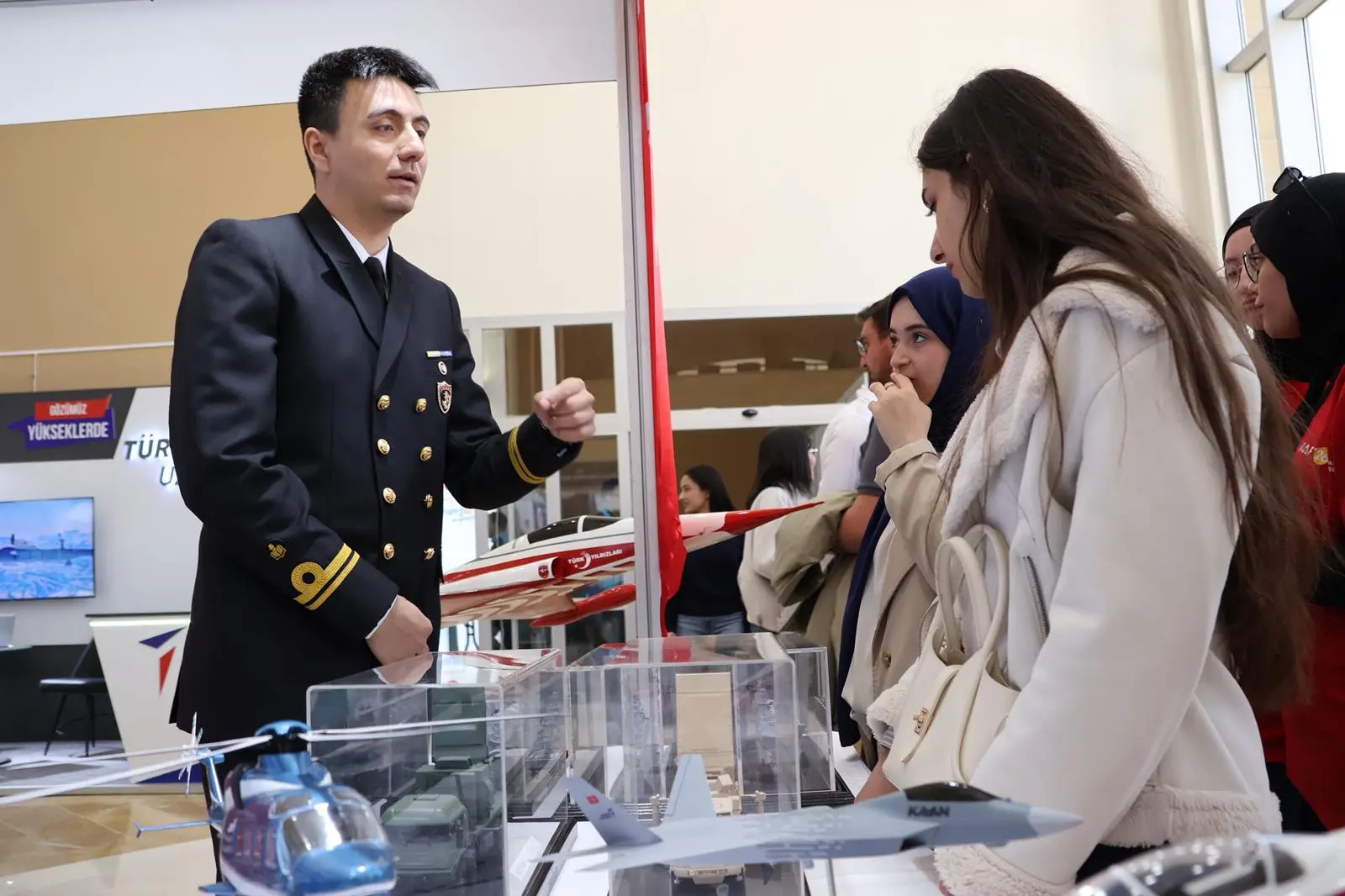 Savunma Bakanlığı, Kariyer Fuarı'nda Gençlerle Buluştu