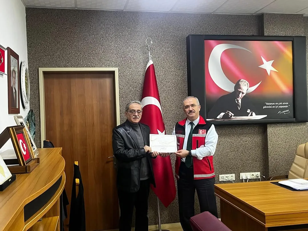 Yarım Elma Derneği Başkanı Erol Öztürk, İl Müdürü Bilal Erdoğan'ı Ziyaret Etti