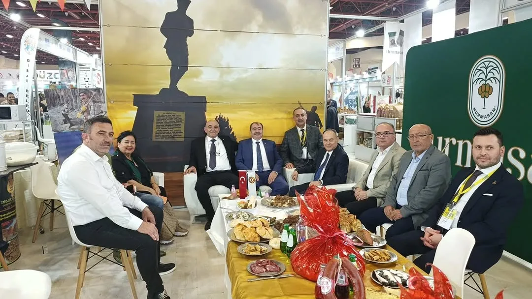 Bucak Ticaret ve Sanayi Odası Heyeti Borsa ve ATSO Standını Ziyaret Etti