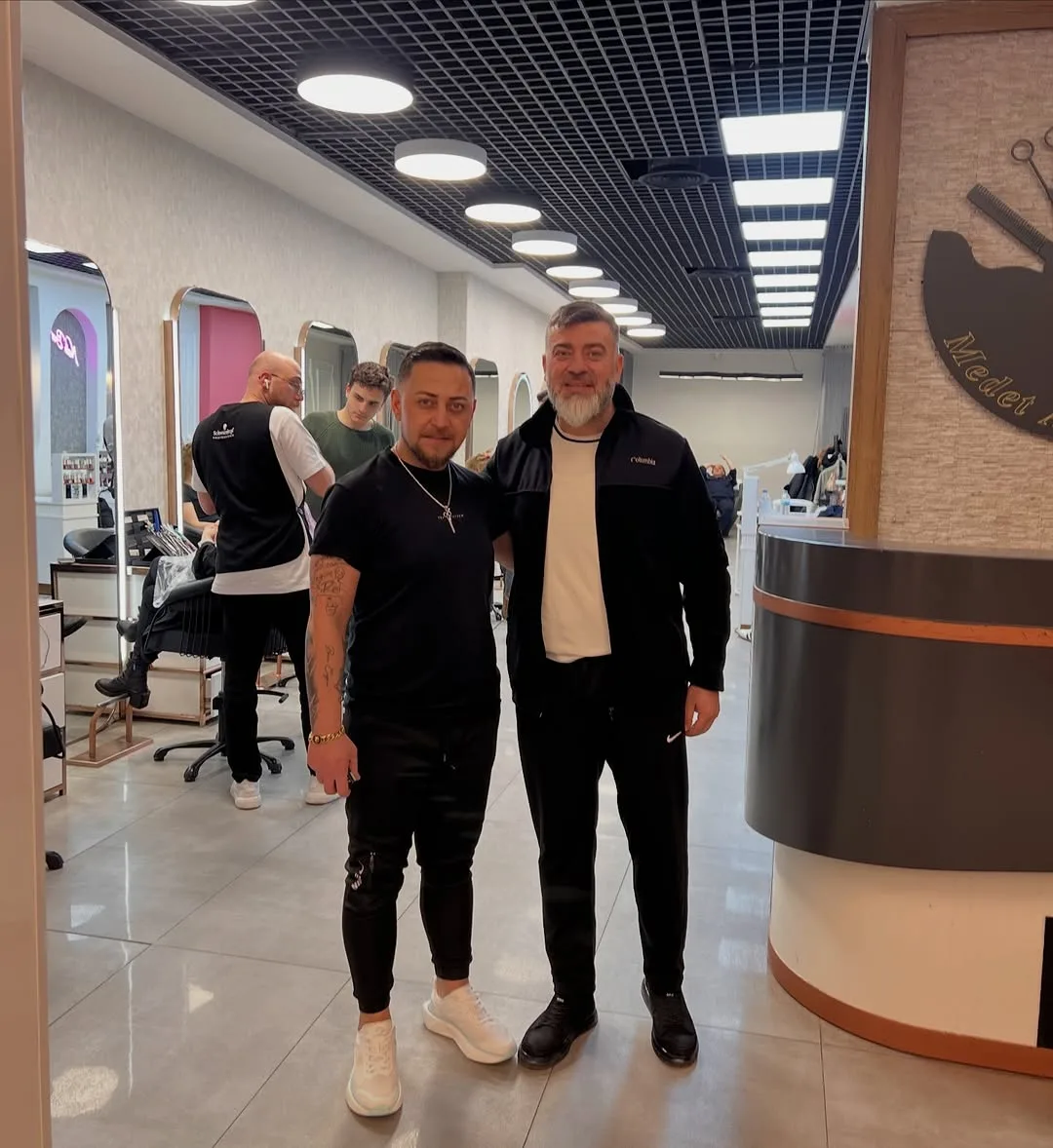 Afyonkarahisar Muhtarlar Derneği Başkanı Suat Uygur, Basri Kardeşini Ziyaret Etti